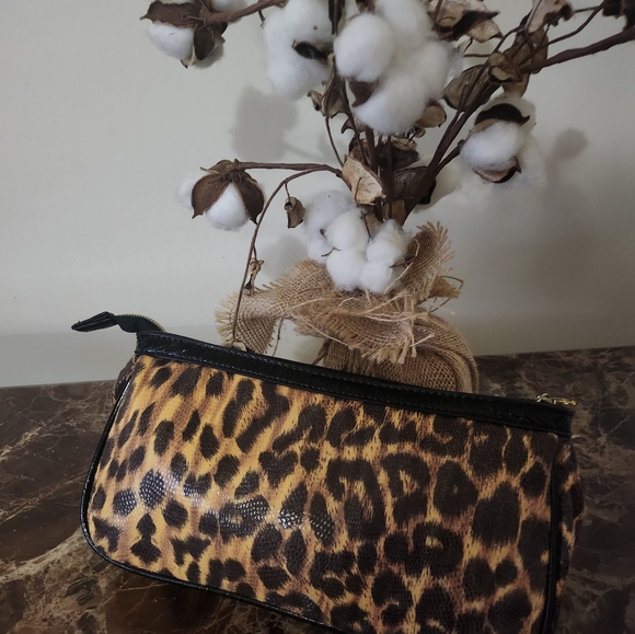 New Betsey Johnson Clutch - Picture 8 of 11